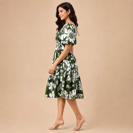 Women's Green Floral Print Smocked Waist Midi Dress
