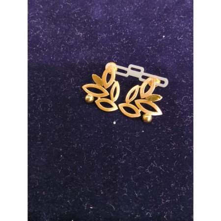 GoldenPetal Cluster Studs